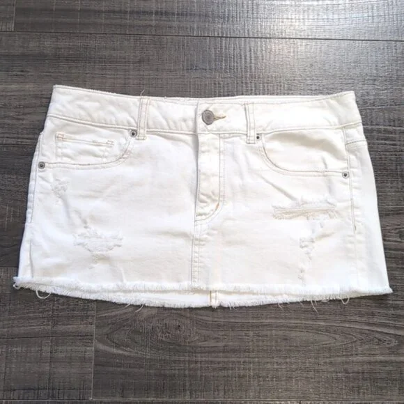 💠 American Eagle White Distressed Denim Mini Skirt Womens Size 6 Stretch - Picture 12 of 12